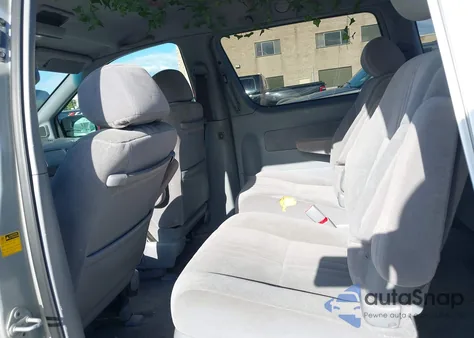 2002 Toyota Sienna Le z USA, uszkodzony, nr VIN 4T3ZF13C12U450451